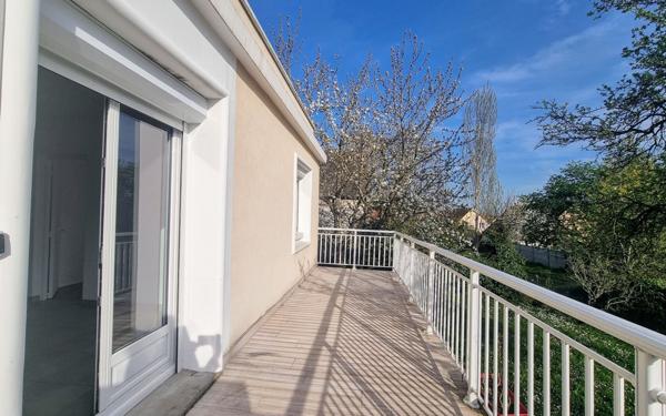 Maison à vendre    3 pièces • 100 m2 Chanteloup-les-Vignes