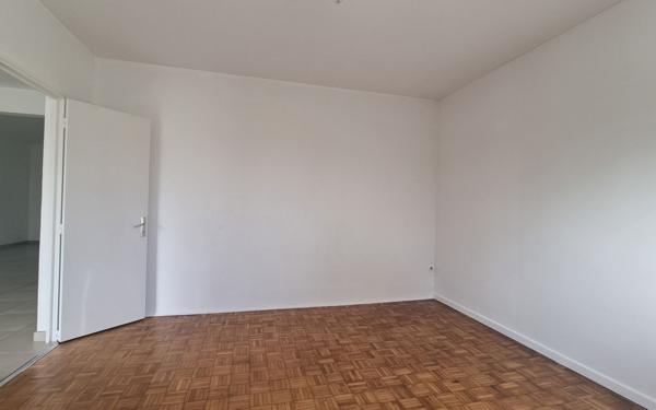 Maison à vendre    3 pièces • 100 m2 Chanteloup-les-Vignes