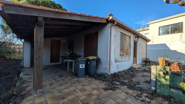 Le Grau-d’Agde – À 500 m des plages, maison avec garage à rénover sur terrain de 800 m²