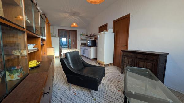 Le Grau-d’Agde – À 500 m des plages, maison avec garage à rénover sur terrain de 800 m²