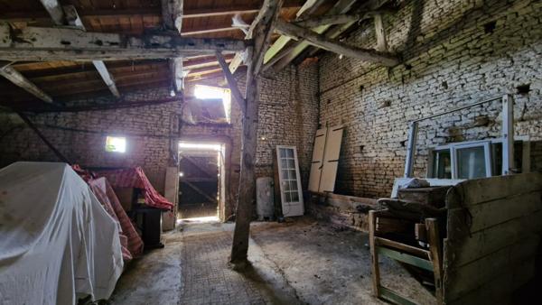 Maison  5 pièce(s)  1 chambre(s)  208 m²