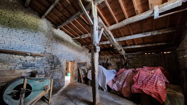 Maison  5 pièce(s)  1 chambre(s)  208 m²