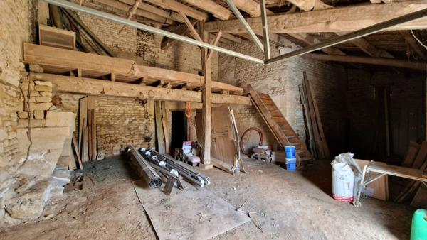 Maison  5 pièce(s)  1 chambre(s)  208 m²