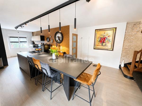 Maison Charentaise à vendre 7 pièces ROYAN (17) - Grand Garage - Piscine chauffée