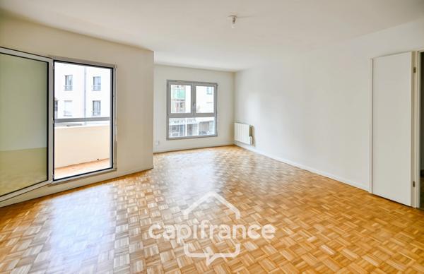 LYON 7 - Appartement T3 rénové avec balcon / Grand garage en sous sol