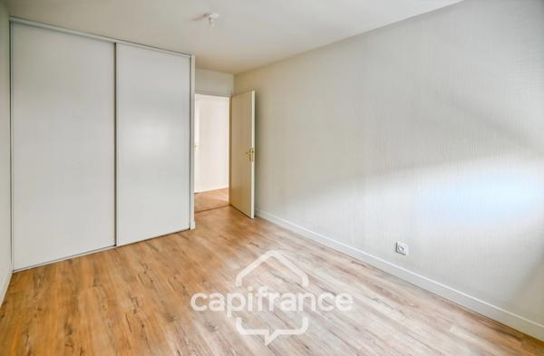 LYON 7 - Appartement T3 rénové avec balcon / Grand garage en sous sol