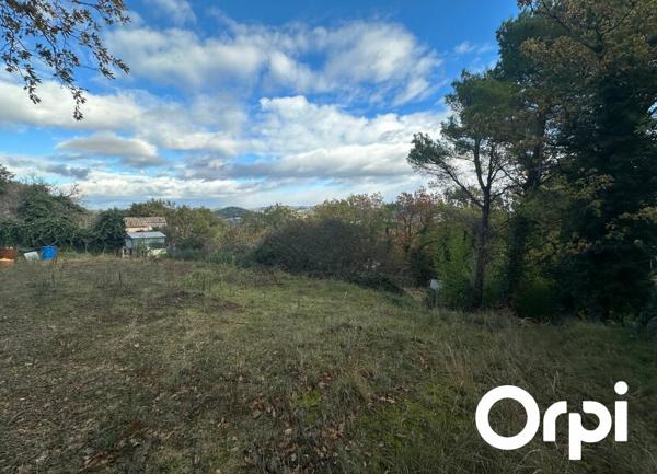 Terrain à vendre    4 528 m2 Saint-Paul-Trois-Châteaux