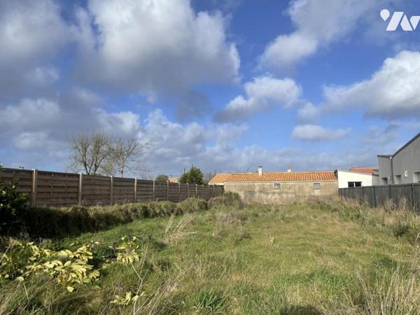 A VENDRE - BOUGUENAIS - Pianocktaill - En second rideau Terrain à batir d'env 362m² - A VIABILISER .