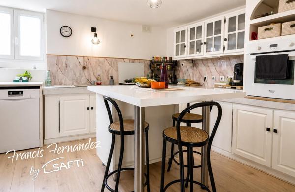 Maison de caractère 195 m² avec piscine, cave à vin et 4 chambres au cœur de Pauillac
