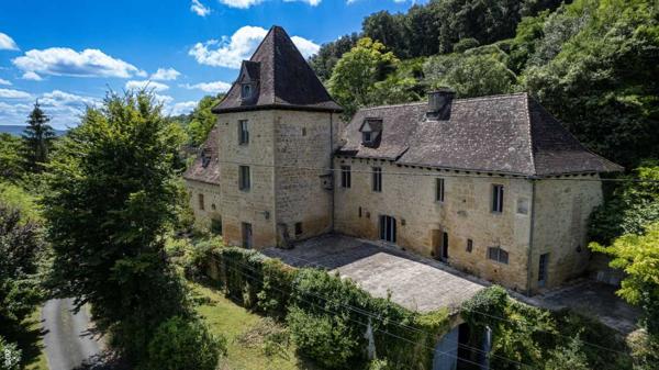 Maison ancienne - Sarlat-la-caneda A 15 minutes de SARLAT CHATEAU DU 13ème siècle à Rénover