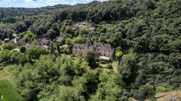 Maison ancienne - Sarlat-la-caneda A 15 minutes de SARLAT CHATEAU DU 13ème siècle à Rénover