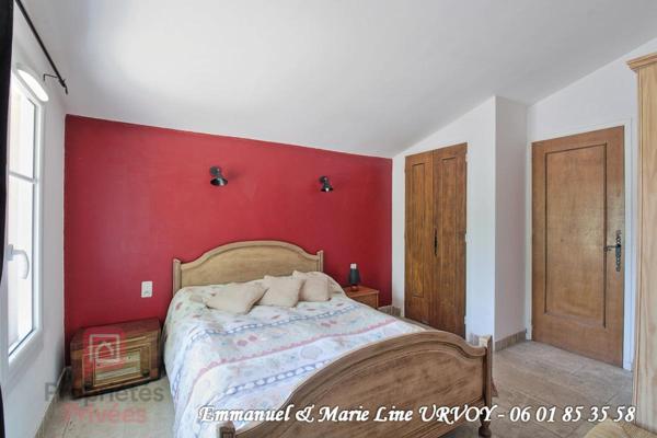 GRAVESON - Idéal PROFESSIONNEL. Maison avec HANGAR , Studio, piscine, jardin + de 2000 m²