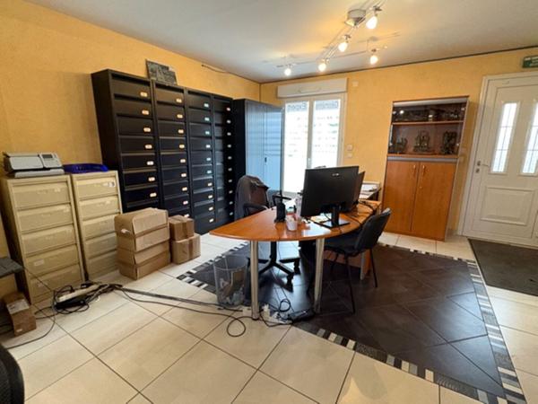 LOCAL COMMERCIAL - SOISSONS -