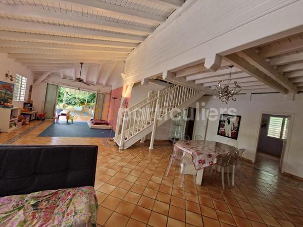 Vente
                Maison280 m² - 7 Pièces -
                    PETIT BOURG (97170)