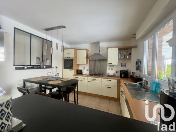 Pavillon 6 pièces de 117 m² à Vendin-le-Vieil (62880)