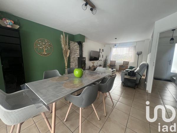 Pavillon 6 pièces de 117 m² à Vendin-le-Vieil (62880)