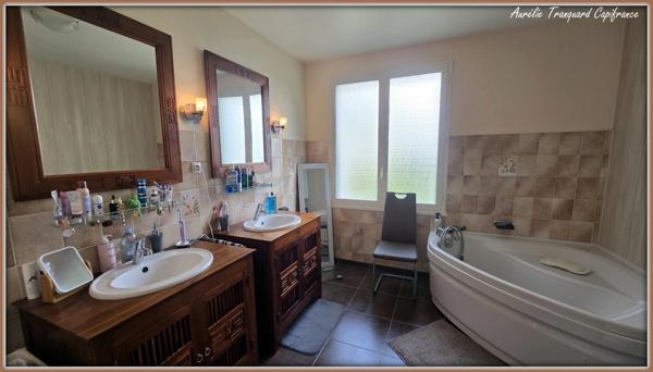 Maison AVEC CLIMATISATION à vendre 5 pièces VARAIZE (17)PLAIN PIED SUR 2383M² DE TERRAIN ENTIEREMENT CLOS