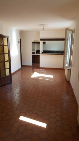 Ensemble immobilier avec parking