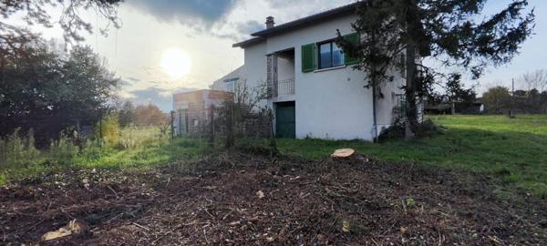 MAISON 180M2.3 CHAMBRES.SOUS SOL COMPLET.TERRAIN 2800 M2