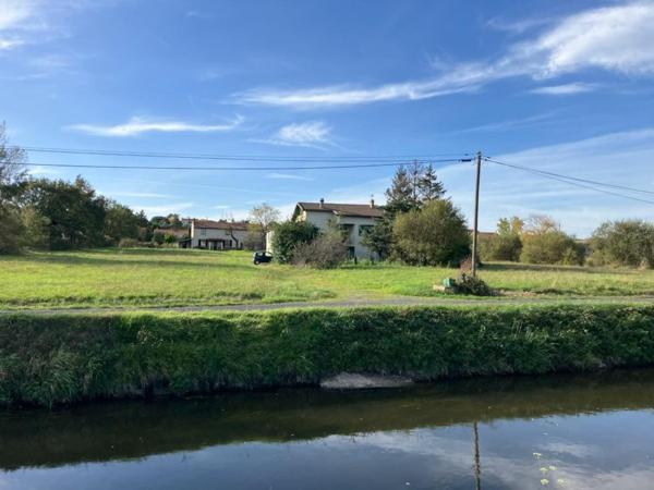 MAISON 180M2.3 CHAMBRES.SOUS SOL COMPLET.TERRAIN 2800 M2