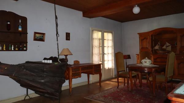 MAISON 180M2.3 CHAMBRES.SOUS SOL COMPLET.TERRAIN 2800 M2