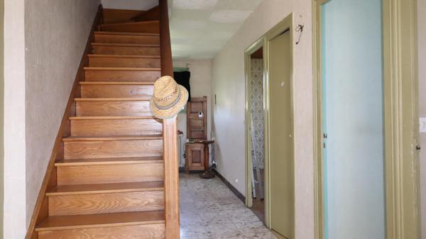 MAISON 180M2.3 CHAMBRES.SOUS SOL COMPLET.TERRAIN 2800 M2