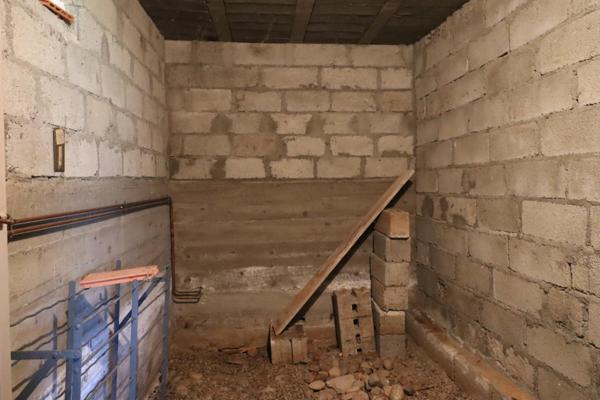 MAISON 180M2.3 CHAMBRES.SOUS SOL COMPLET.TERRAIN 2800 M2