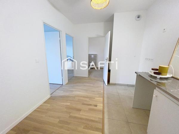 PROCHE METRO LIGNE 14 - LUMINEUX - TERRASSE ET JARDIN de 37 m2