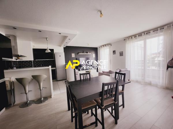 Appartement 4 pièces avec balcon, cave et 2 parkings en centre ville d'ARGENTEUIL €245 000 ** - Référence 4339