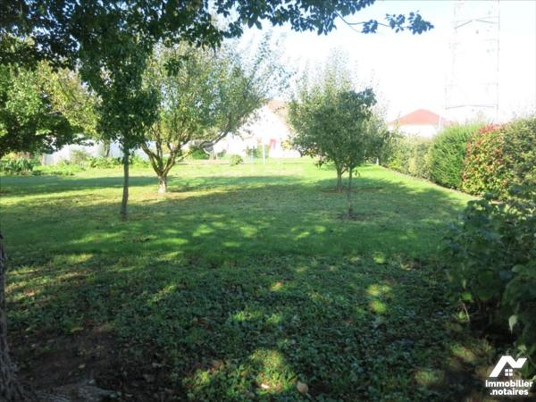 TELOCHE, terrain à bâtir non vioabilisé.