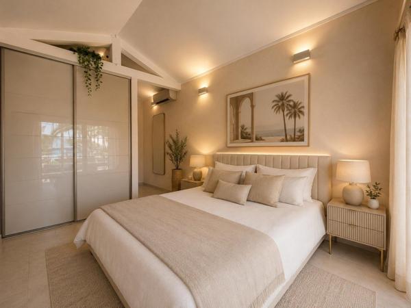 Une maison au charme provençal où tout se fait à pied, entre douceur de vivre et esprit vacances… Coup de cœur assuré à Cavalaire-sur-Mer !