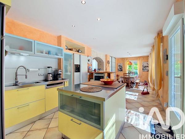 Maison à vendre 8 pièces 200 m² Carpentras