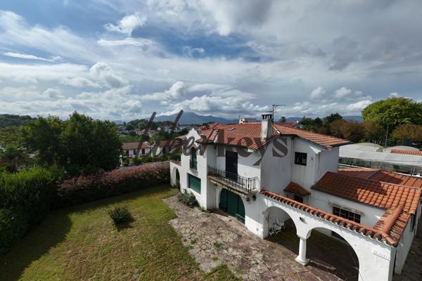 Villa de caractère 240 m² à Saint-Jean-de-Luz 
