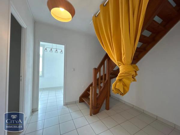 Appartement à louer 4 pièces 94.7m² Le Barp (33114)