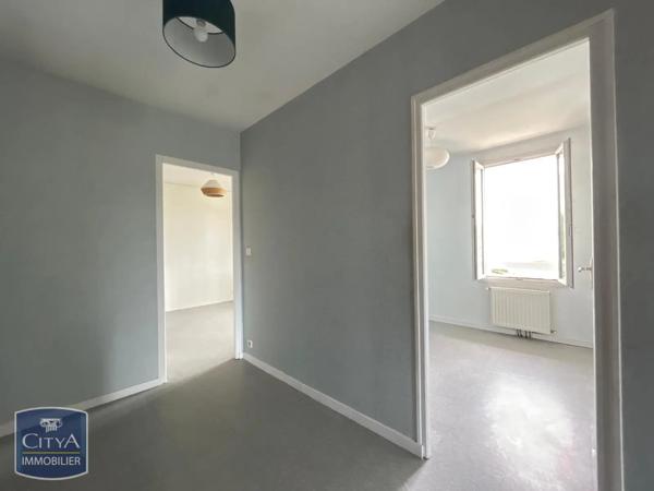 Appartement à louer 4 pièces 94.7m² Le Barp (33114)