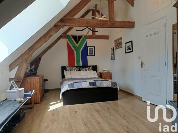 Demeure 7 pièces de 205 m² à Crédin (56580)