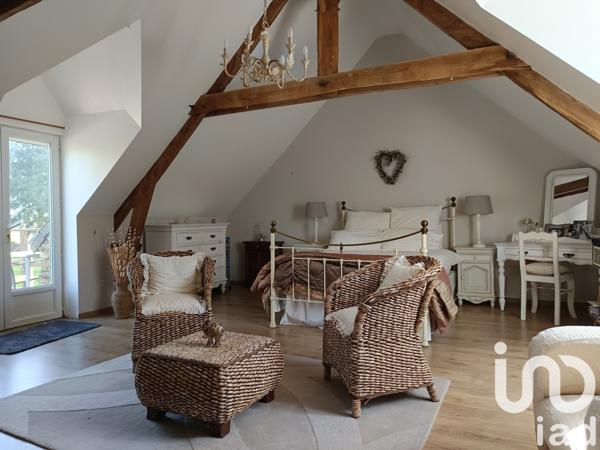 Demeure 7 pièces de 205 m² à Crédin (56580)