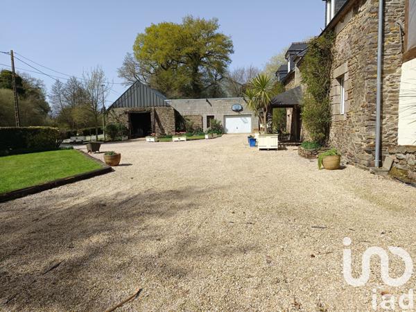 Demeure 7 pièces de 205 m² à Crédin (56580)