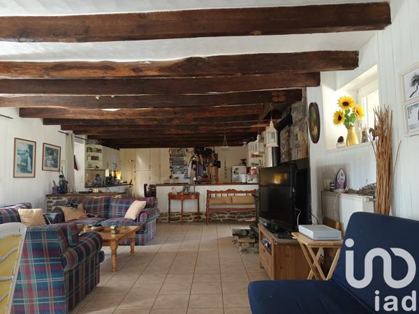 Demeure 7 pièces de 205 m² à Crédin (56580)