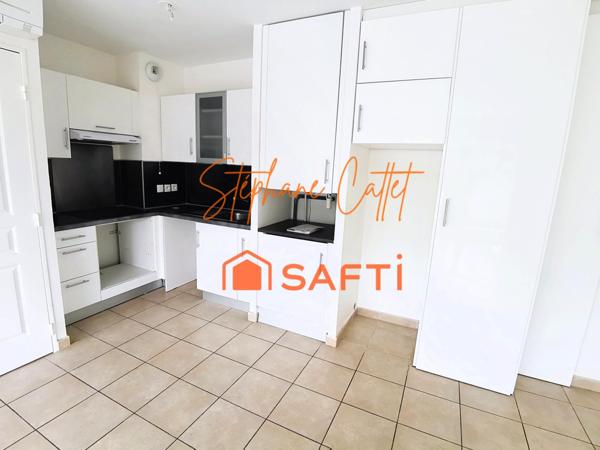 2P sur terrasse d'angle avec parking en sous-sol et cave