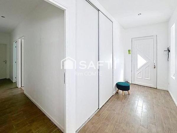 Maison contemporaine de plain-pied avec piscine – Environnement privilégié à Moras-en-Valloire (Drôme)!!