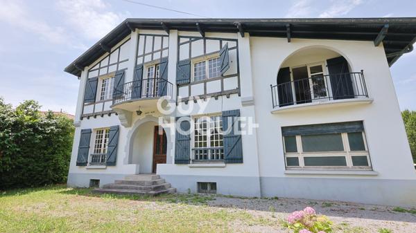 Maison d'exception à vendre à Cambo-les-Bains - 14 pièces, 269 m²