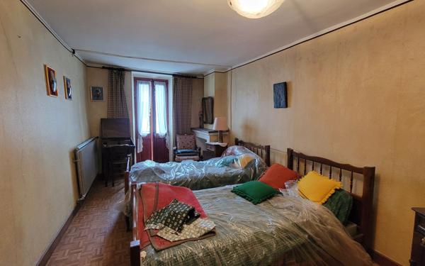 Maison à vendre    3 pièces •  Lachau