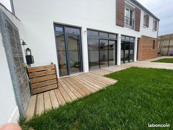 Maison Thaire 6 pièce(s) 236 m2 + Garage 95 m²