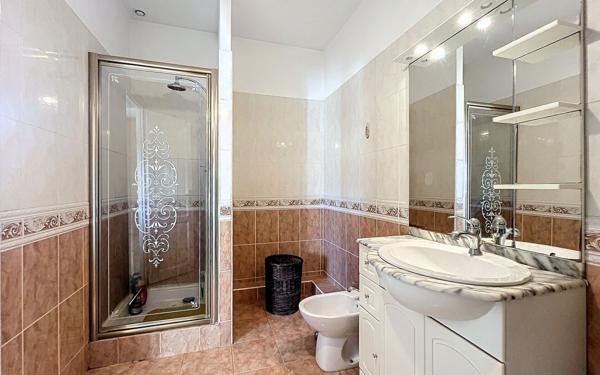 Maison à vendre    5 pièces • 210 m2 Anglet