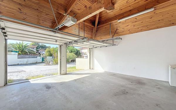 Maison à vendre    5 pièces • 210 m2 Anglet