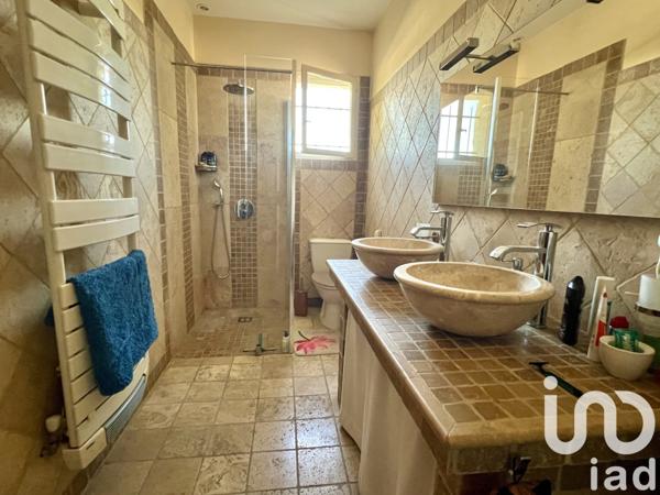 Maison à vendre 8 pièces 243 m² Châteaurenard