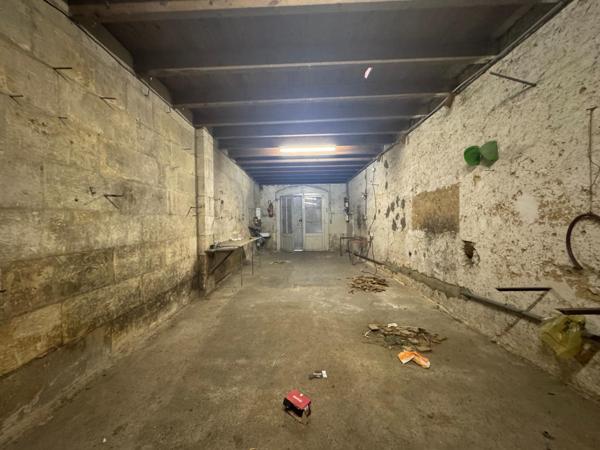 Garage à fort potentiel au coeur de Mirambeau