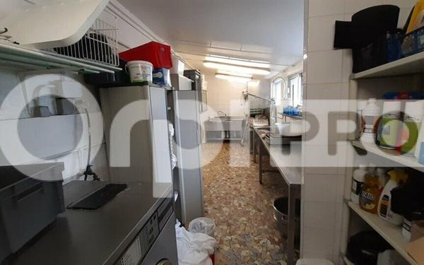 Maison à vendre    18 pièces •  Mazirat