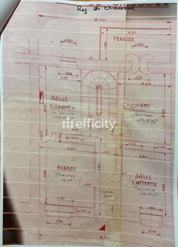 Immeuble 10 pièces - 196 m²